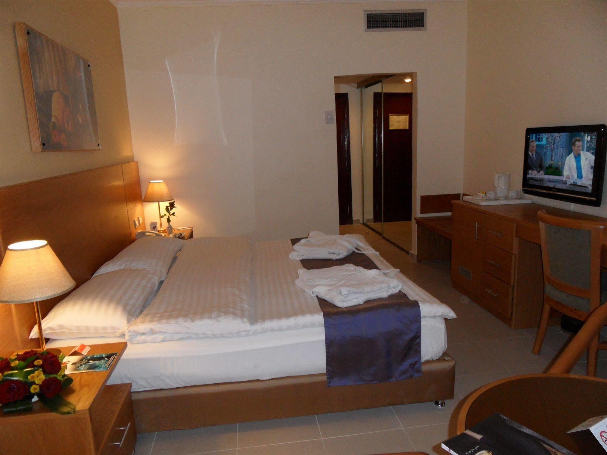 Aqaba Gulf Hotel Exterior photo